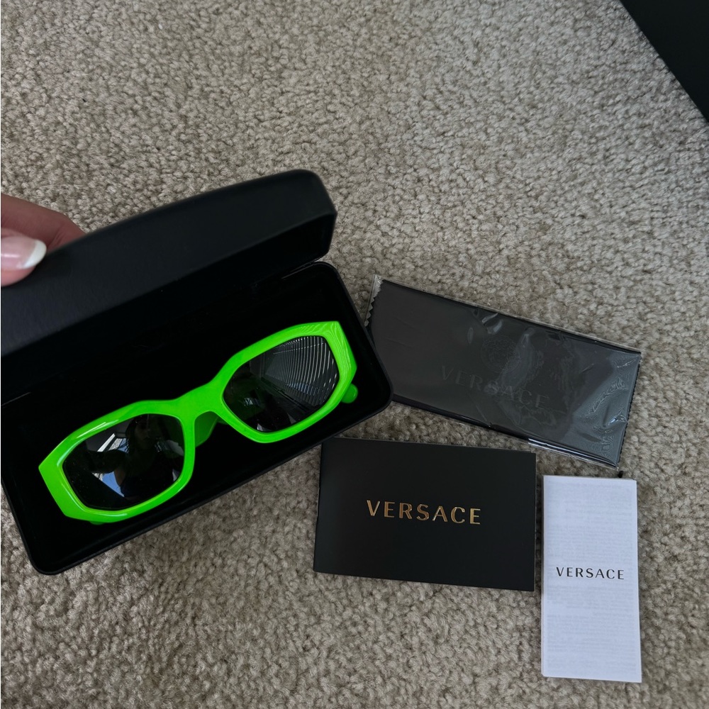 Unique Green Versace sunglasses!! New!! It was used twice